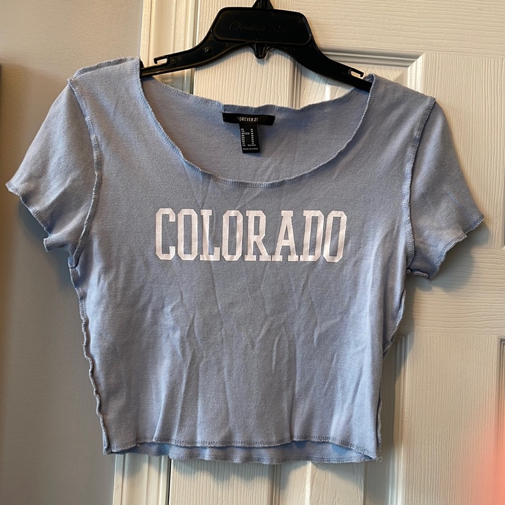 FOREVER 21 crop shirt.